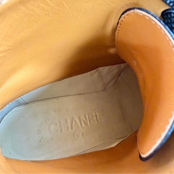 Chanel Black Leather Quilted Lace-Up Ankle Boots EU 37.5 - Picture 9 of 16